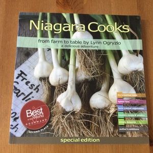 Niagara Cooks From Farm to Table Out of Print Lynn Ogryzlo